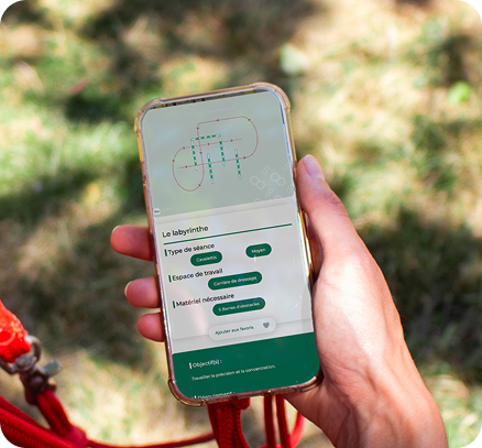 L'application Appaloo Equestrian tenue en main